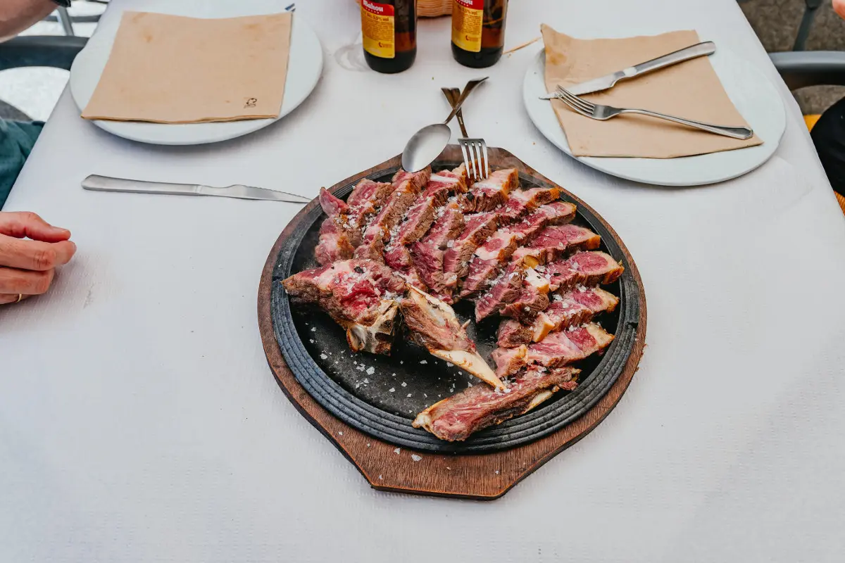 restaurante-en-gijon-la-iglesiona-cane-a-la-piedra